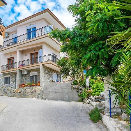Theodore Apartments Skála Marión المظهر الخارجي الصورة