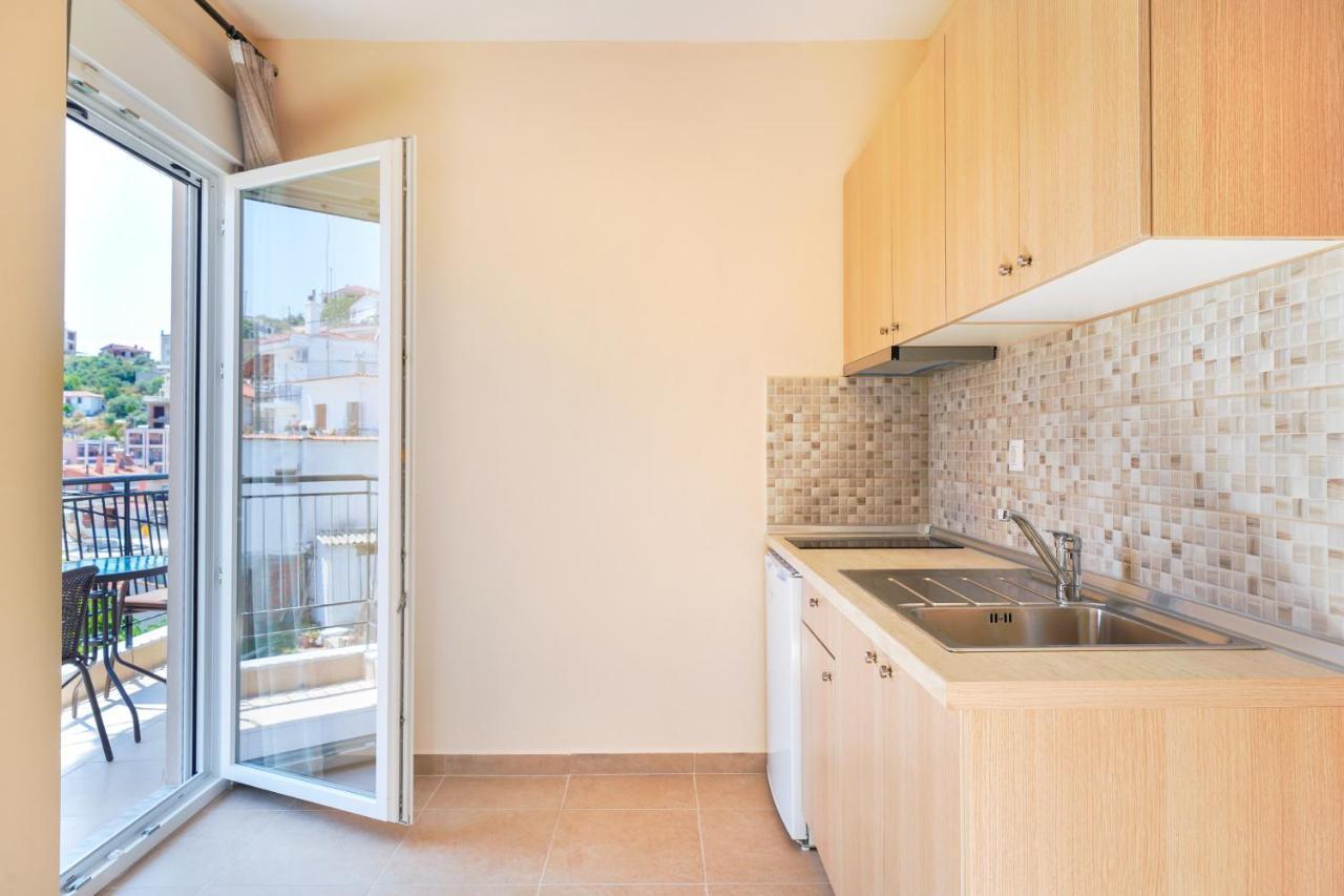 Theodore Apartments Skála Marión المظهر الخارجي الصورة