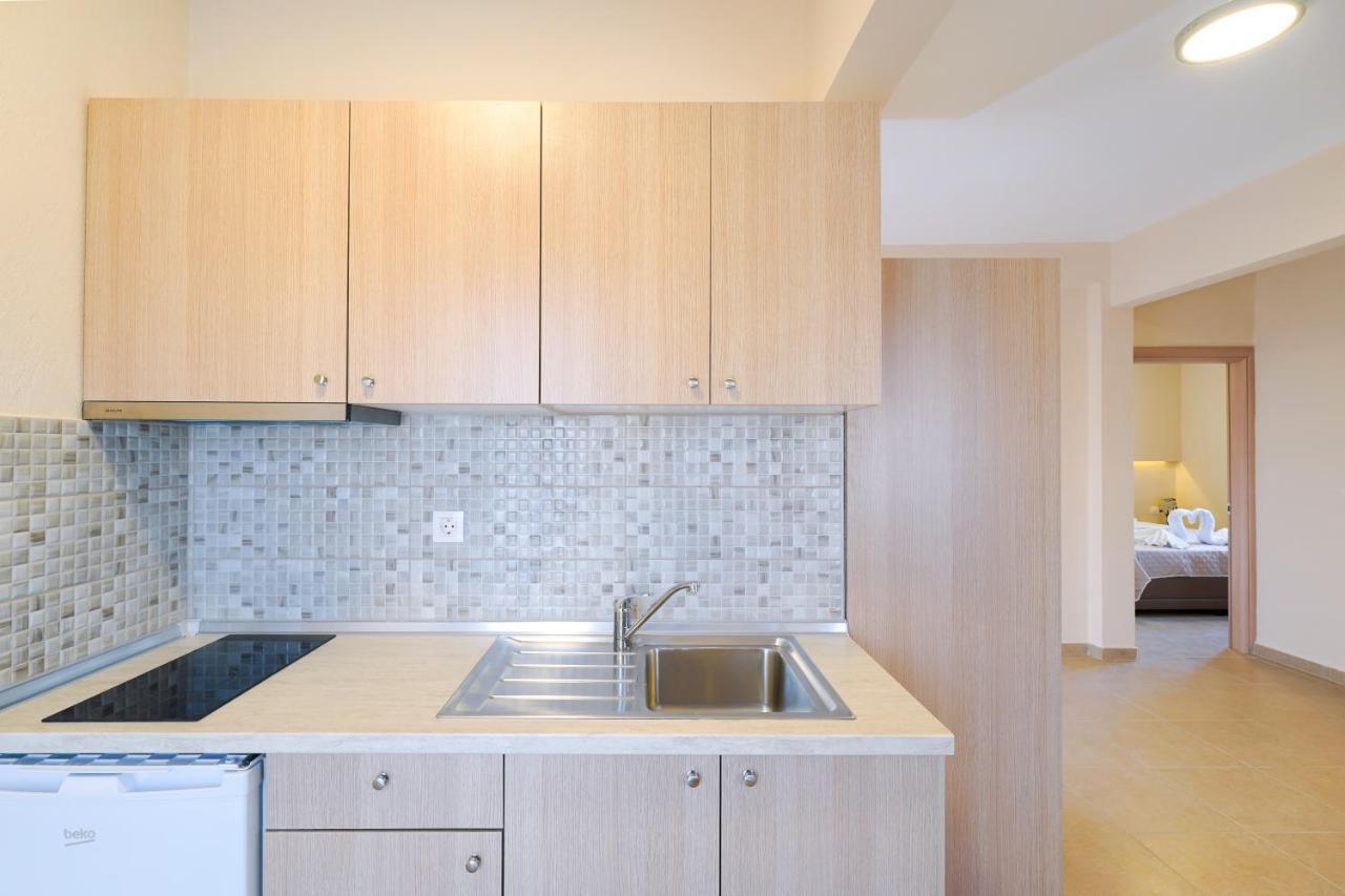Theodore Apartments Skála Marión المظهر الخارجي الصورة