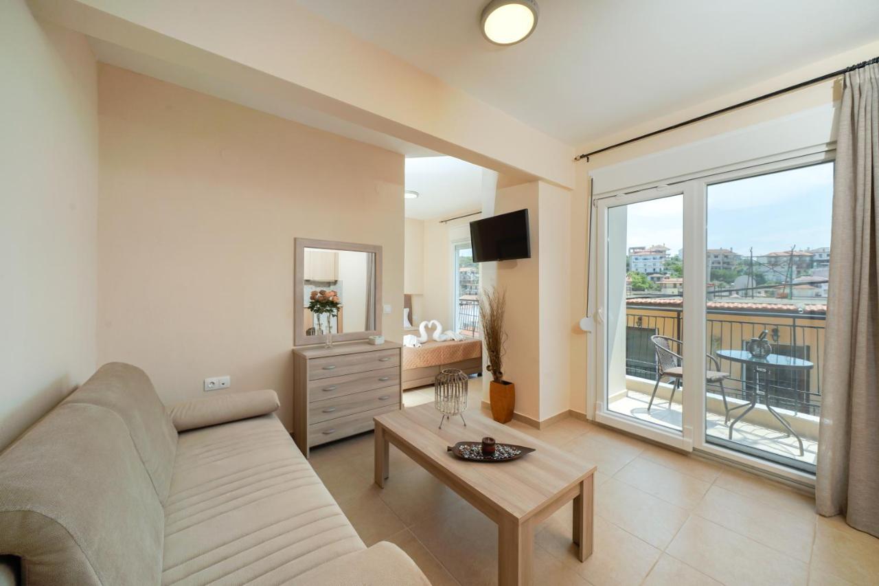 Theodore Apartments Skála Marión المظهر الخارجي الصورة