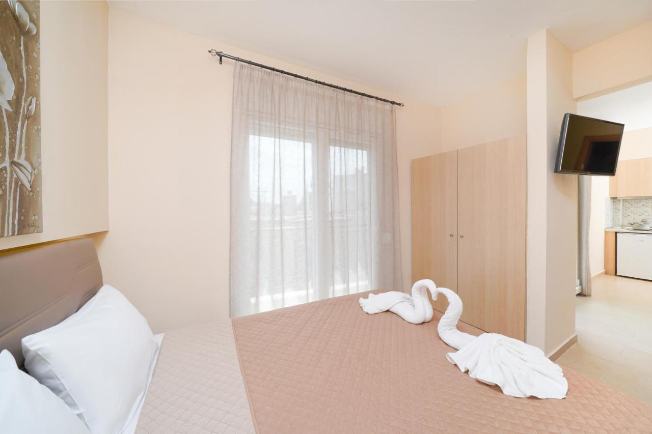 Theodore Apartments Skála Marión المظهر الخارجي الصورة